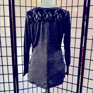Keren Hart lace yoke long sleeve blue top M w/scoop neck & for shoulders & cuffs